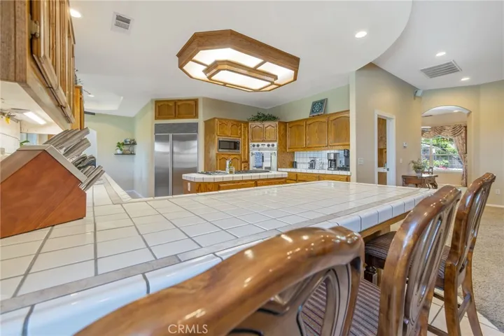 2833 E Laura Court, Visalia, California 93292