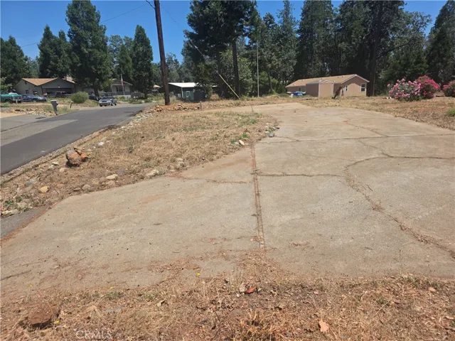 front of the property. Scenic Level Lot.