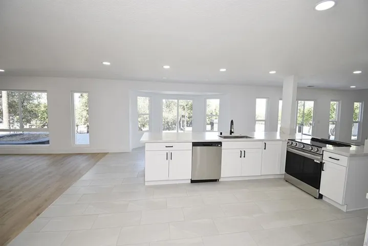 614 Sneath Way, Alpine, California 91901