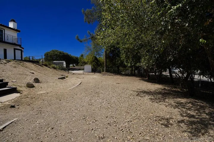 LARGE AREA NEXT TO POOL