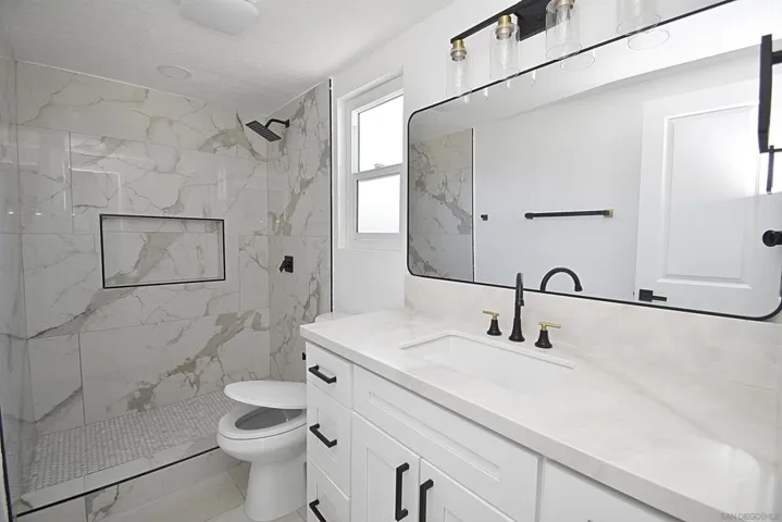 FULL BATHROOM DOWNSTAIRS