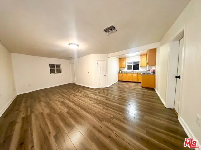 4343 W 4th Street D, Los Angeles, California 90020