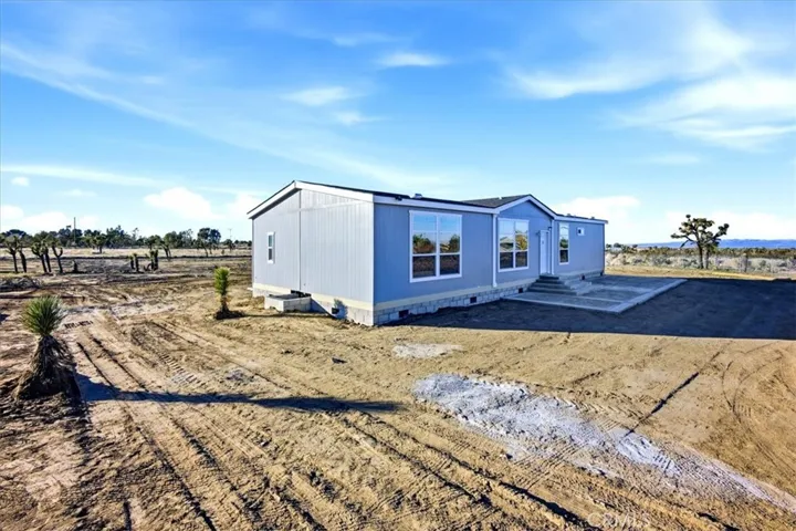 12076 Lager Road, Phelan, California 92371