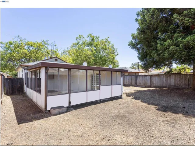 Bonus Room & Backyard