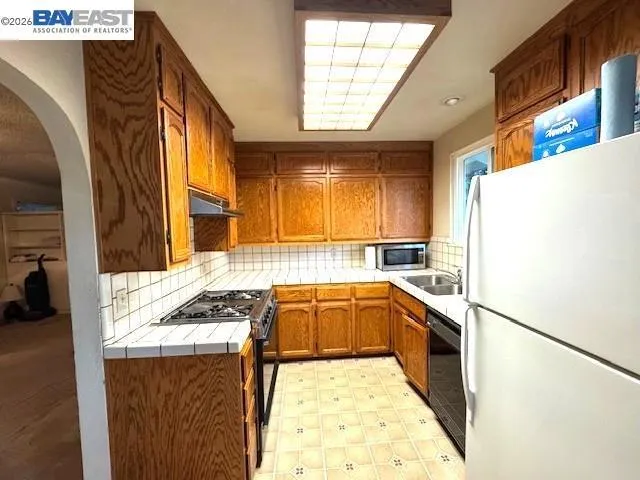 72 Andrew Ave, Pittsburg, California 94565