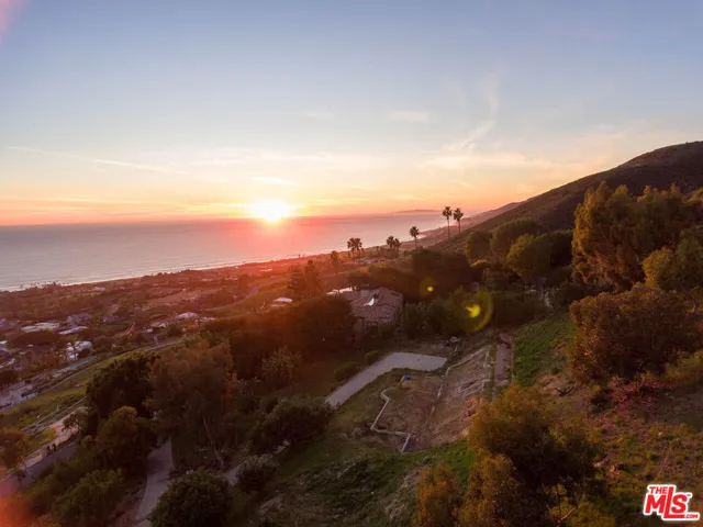 30051 Andromeda Lane, Malibu, California 90265