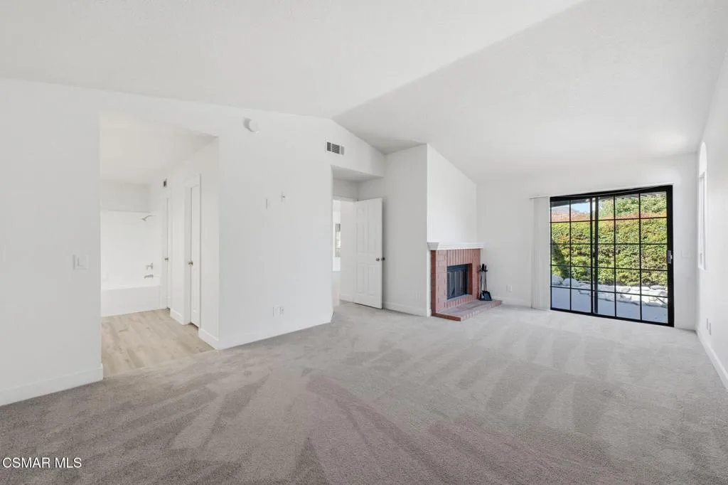 9-web-or-mls-802-congressional-rd