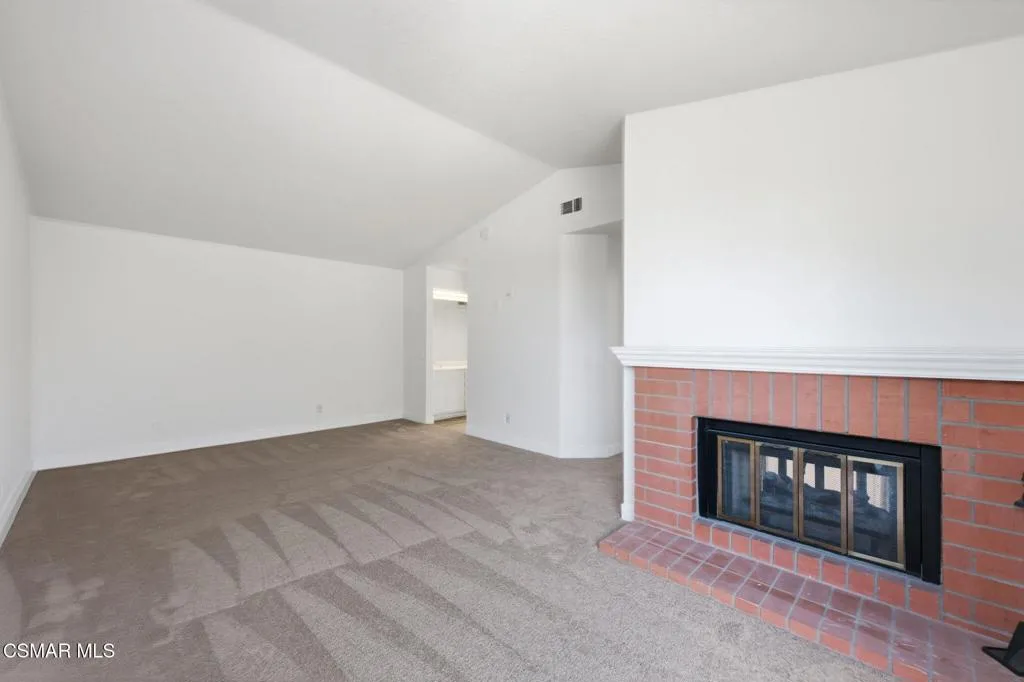 10-web-or-mls-802-congressional-rd