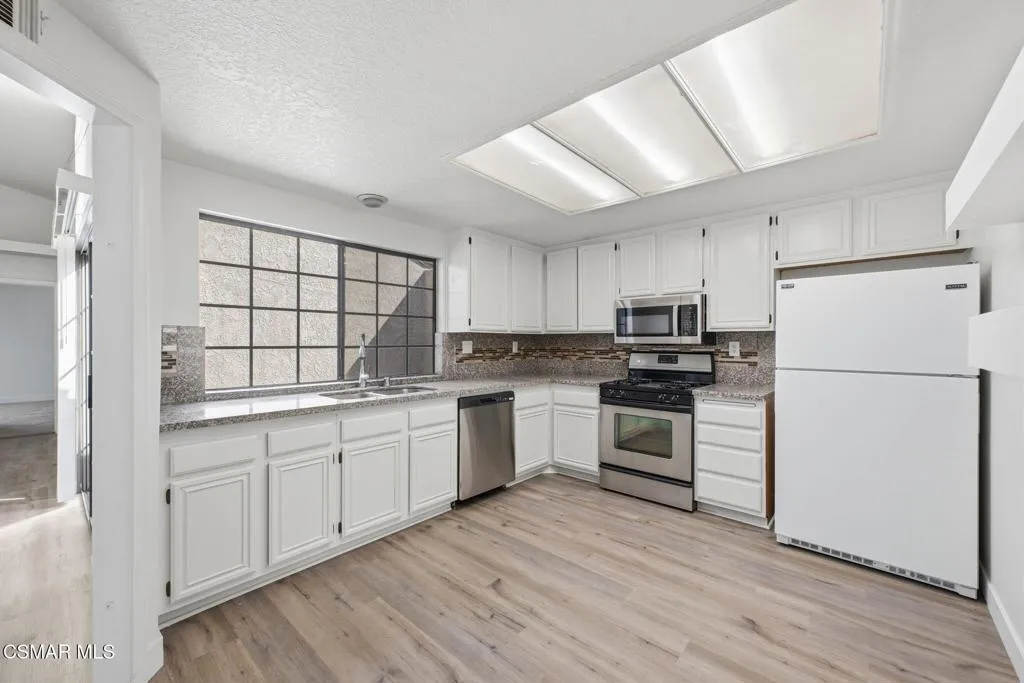14-web-or-mls-802-congressional-rd