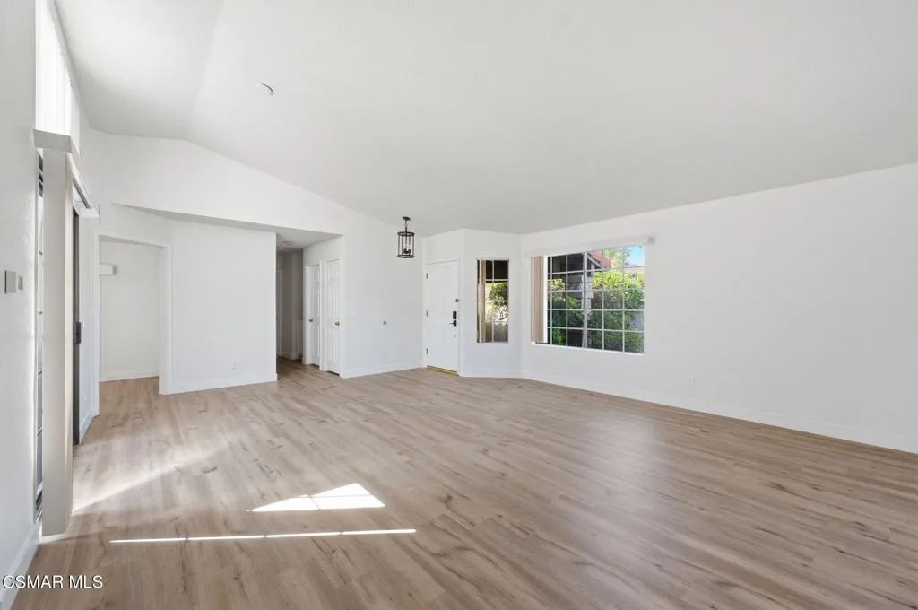 18-web-or-mls-802-congressional-rd