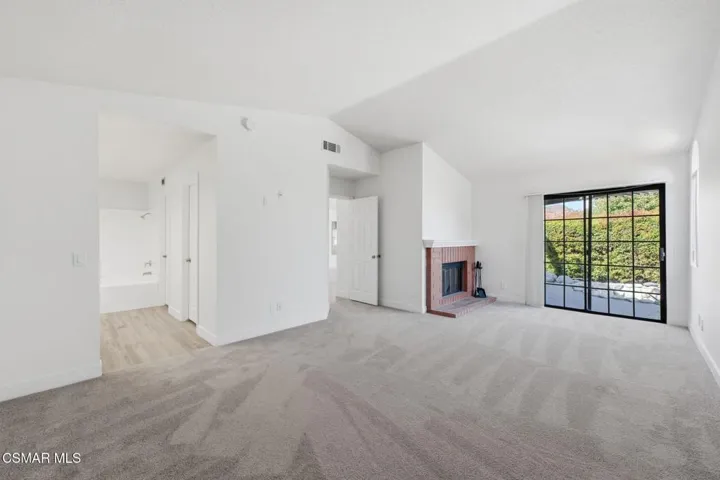 9-web-or-mls-802-congressional-rd