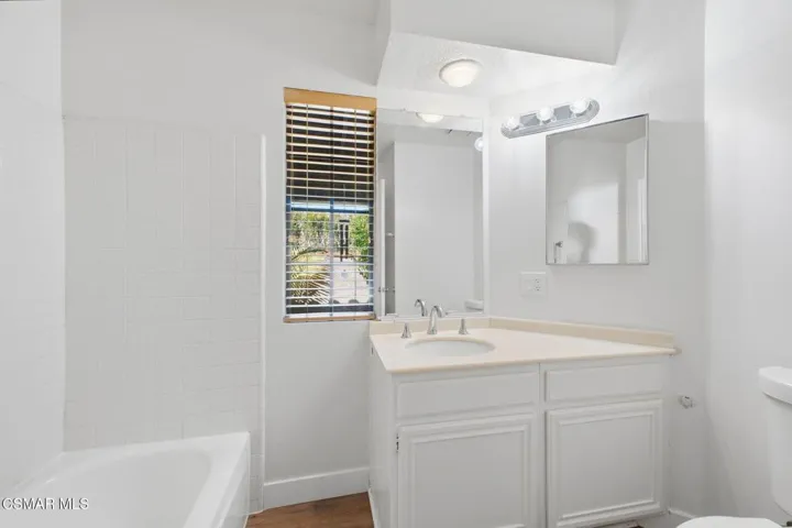 3-web-or-mls-802-congressional-rd