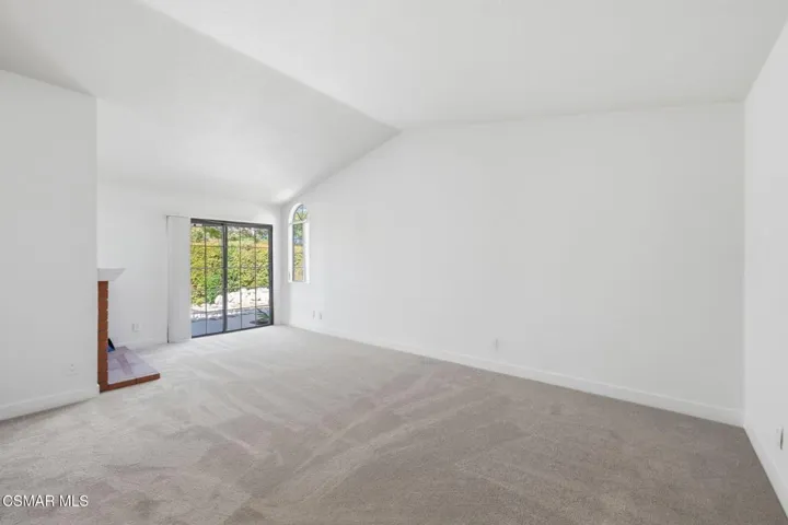 8-web-or-mls-802-congressional-rd