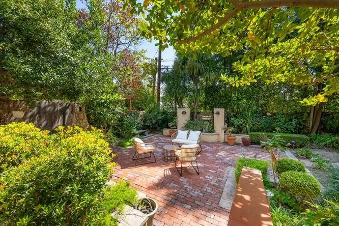 743 Orange Avenue, San Carlos, California 94070