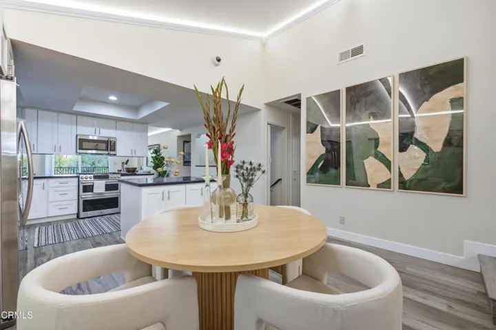 9 Dining area