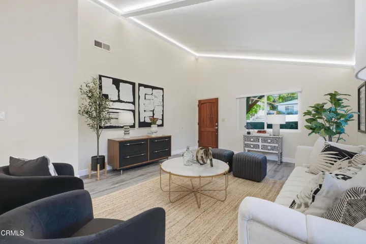 7 Living room facing door