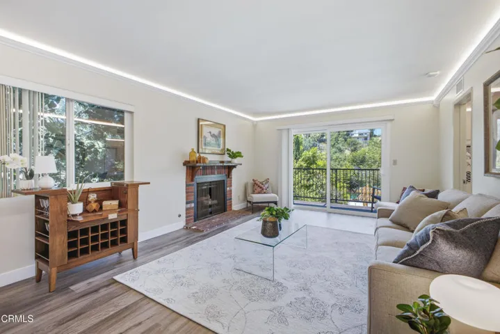 17 Family room