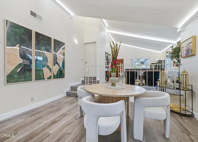 12 Dining Area