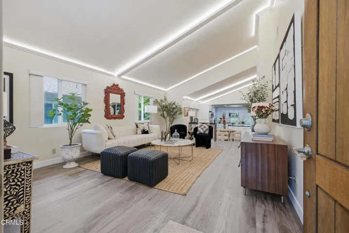 4 Living Room