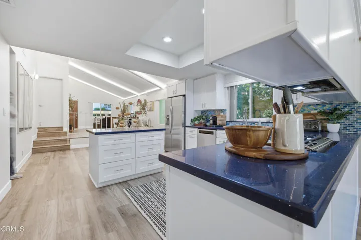 11 Kitchen