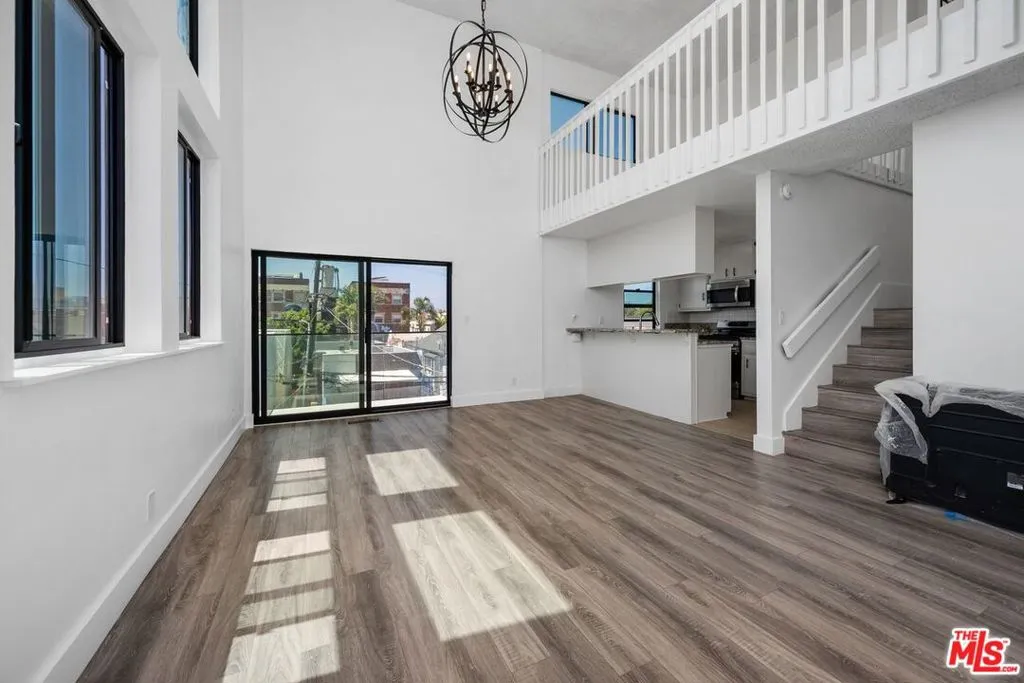 19 Sunset Avenue 3, Venice, California 90291 — photo 5