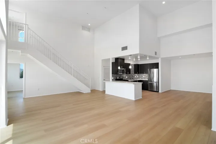 124 W Colorado 502, Glendale, California 91204