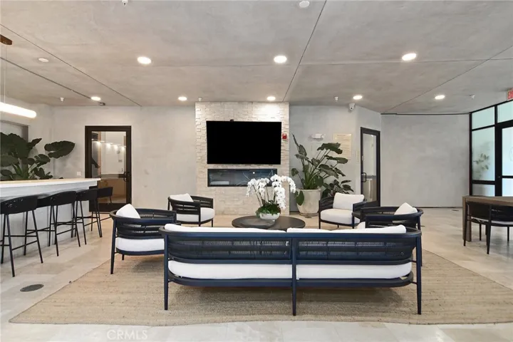 124 W Colorado 502, Glendale, California 91204