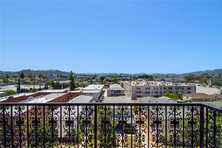 124 W Colorado 502, Glendale, California 91204