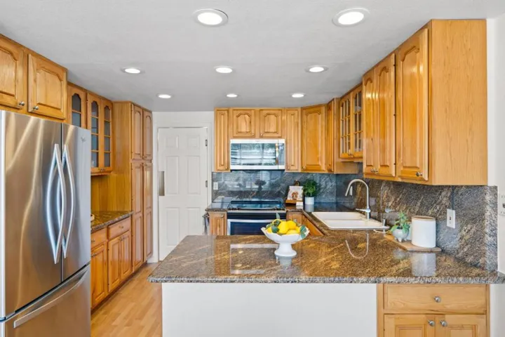 816 Balboa Lane, Foster City, California 94404