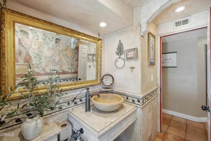 Downstairs guest bathroom