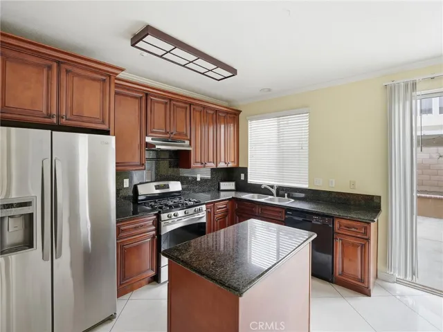 15689 Swan Rd, Fontana, California 92337
