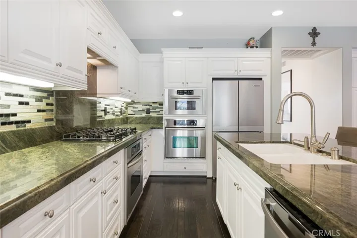 19 Via Alonso, San Clemente, California 92673