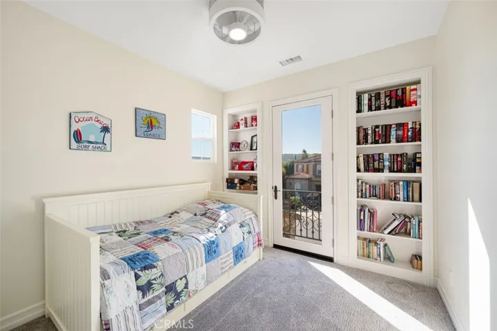 Secondary upstairs bedroom