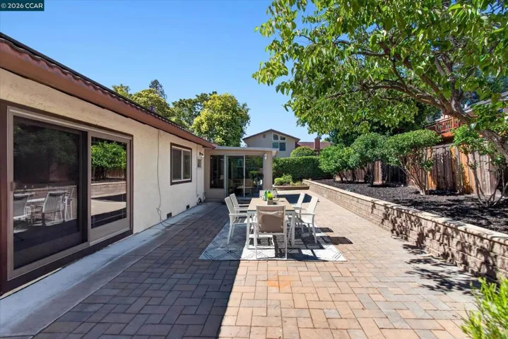 714 Navaronne Way, Concord, California 94518