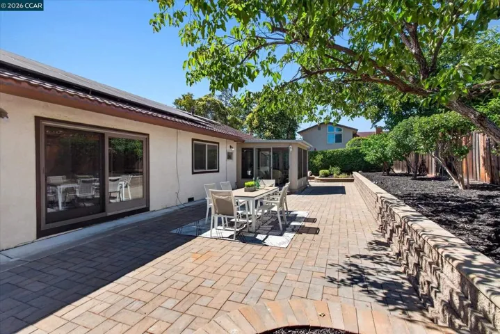 714 Navaronne Way, Concord, California 94518