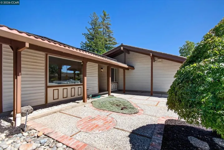 714 Navaronne Way, Concord, California 94518