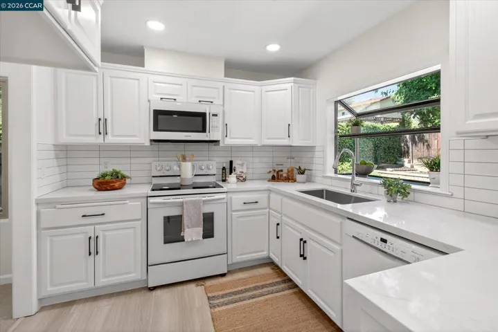 714 Navaronne Way, Concord, California 94518