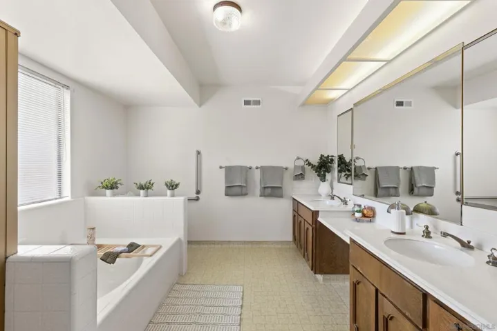 Primary Bath/Spa