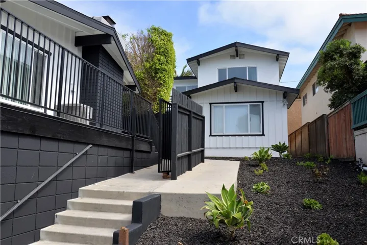 241 Avenida Pelayo 4, San Clemente, California 92672