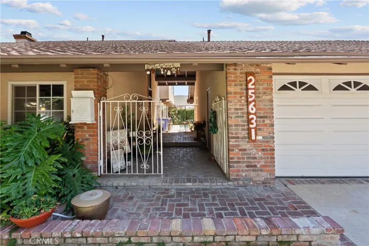 gated breezeway entrance