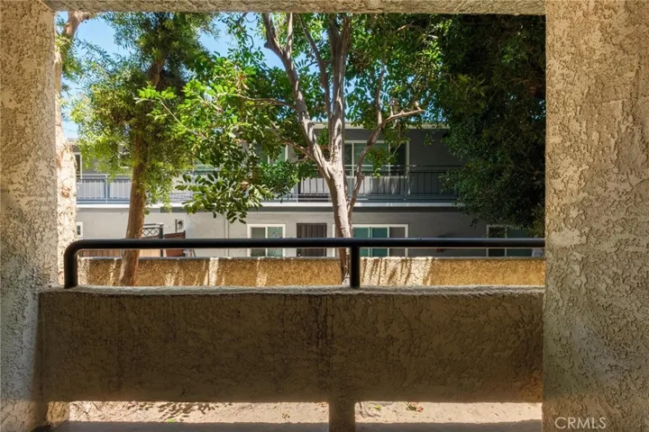 1237 E 6th Street 106, Long Beach, California 90802