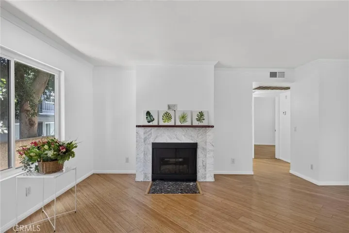 1237 E 6th Street 106, Long Beach, California 90802