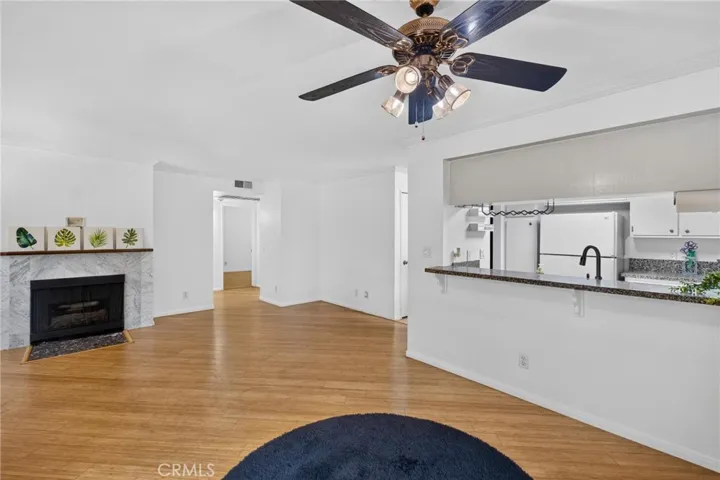 1237 E 6th Street 106, Long Beach, California 90802