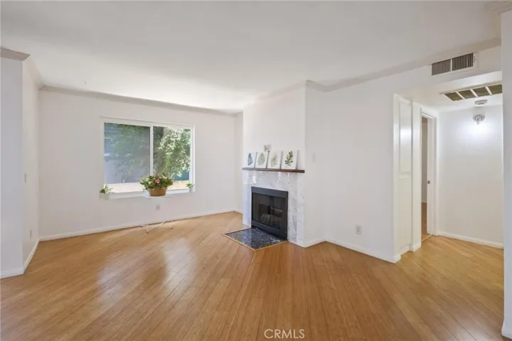 1237 E 6th Street 106, Long Beach, California 90802