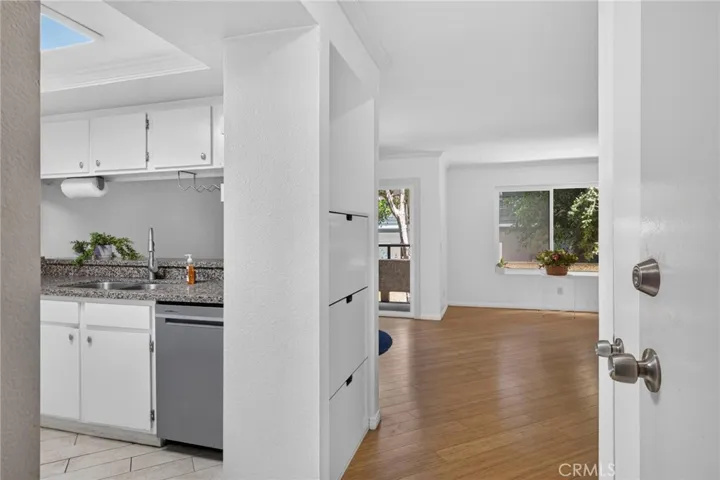 1237 E 6th Street 106, Long Beach, California 90802