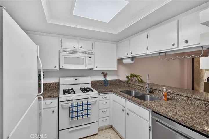 1237 E 6th Street 106, Long Beach, California 90802