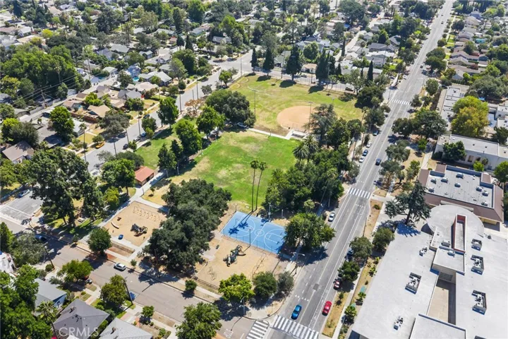 450 N Holliston, Pasadena, California 91106