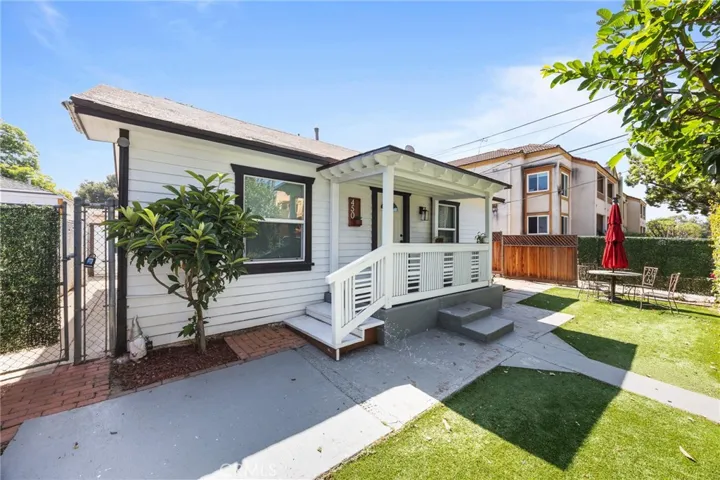 450 N Holliston, Pasadena, California 91106