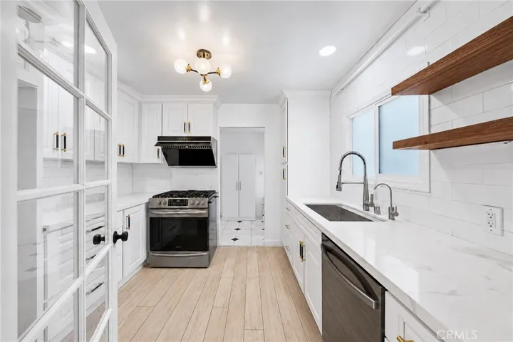 450 N Holliston, Pasadena, California 91106