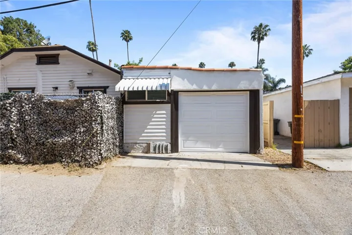 450 N Holliston, Pasadena, California 91106
